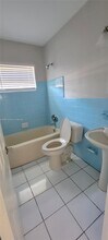 906 Greenbriar Dr in Lake Park, FL - Building Photo - Building Photo