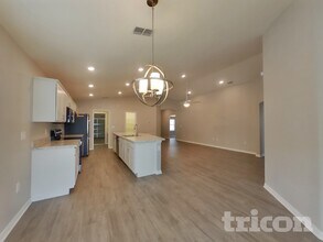 579 Lorient Drive, Unit 3-268 in Eagle Lake, FL - Building Photo - Building Photo