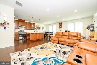 2330 NJ-33, Unit 301 in Trenton, NJ - Building Photo - Building Photo