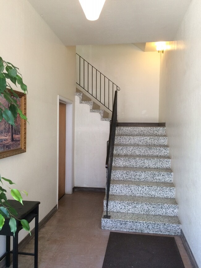 696 36th Ave, Unit 204 in San Francisco, CA - Building Photo - Building Photo