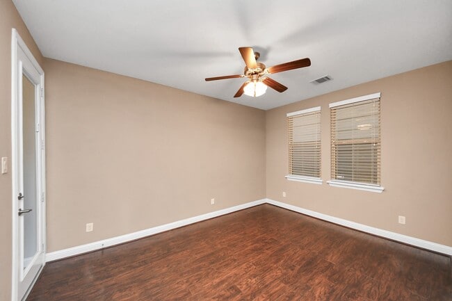 property at 1031 W 21st St