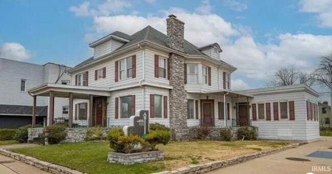 property at 403 Lincoln Wy