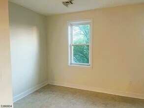 10 Morton Pl in North Arlington, NJ - Building Photo - Building Photo