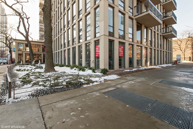 Eugenie Square in Chicago, IL - Building Photo - Building Photo