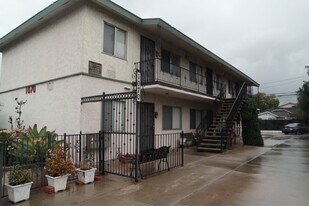 1070 Gardenia Ave in Long Beach, CA - Building Photo