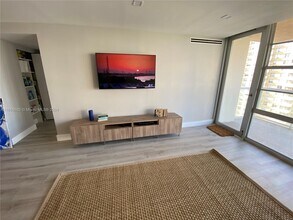 230 174th St, Unit #1207 in Sunny Isles Beach, FL - Building Photo - Building Photo