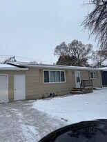 1006 Oak St in Lisbon, ND - Building Photo
