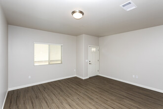 Masterpiece Parke in Bakersfield, CA - Foto de edificio - Interior Photo