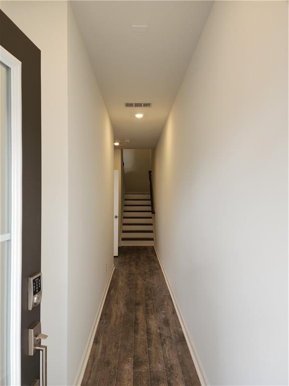 211 Maycrest Path in Tucker, GA - Foto de edificio - Building Photo