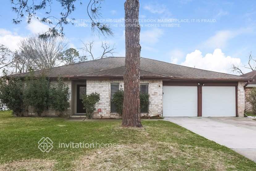 206 Brandywyne Dr in Friendswood, TX - Building Photo