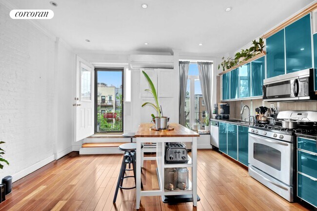 146 Summit St in Brooklyn, NY - Building Photo - Building Photo