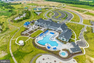 124 Nighthawk Dr in Chester, MD - Foto de edificio - Building Photo