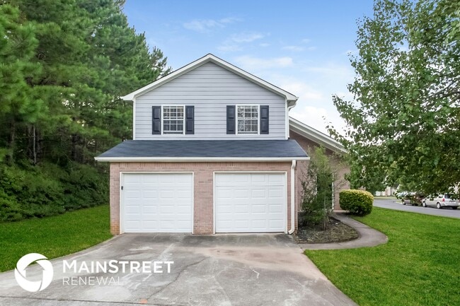 property at 2945 Woody Ct