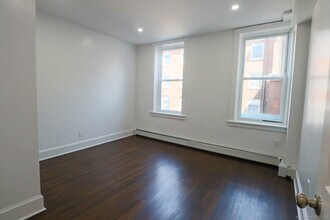 156 Garfield Ave in New London, CT - Building Photo - Building Photo