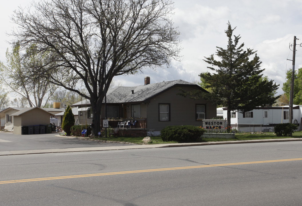 Weston Manor in Longmont, CO - Building Photo