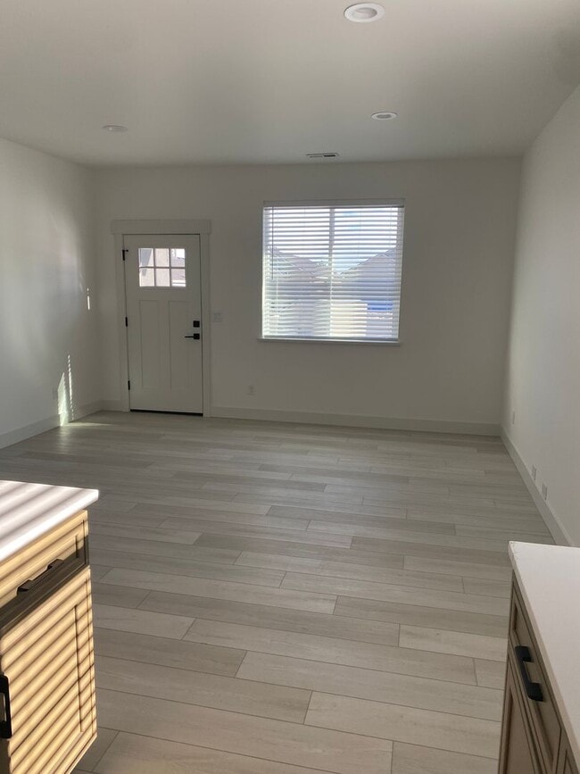 property at 4028 Quinn Dr NE