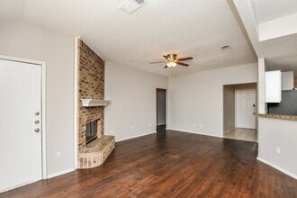 1040 Glencrest Dr in Cedar Hill, TX - Building Photo - Building Photo