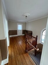 9 Hawthorne Ave, Unit 2nd floor in Troy, NY - Foto de edificio - Building Photo