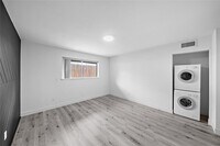 1106 W Tri Oaks Ln photo'