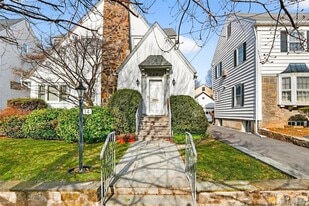 14 Columbia Pl in Mount Vernon, NY - Building Photo