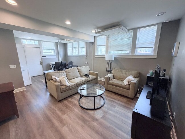 3438 Girard Ave S in Minneapolis, MN - Building Photo - Building Photo