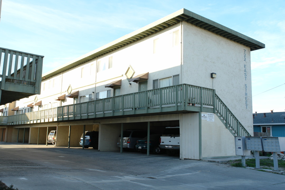 Vista Montanas in Salinas, CA - Foto de edificio