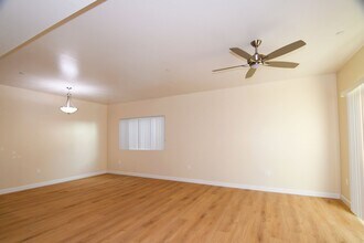 571 Moss St in Chula Vista, CA - Building Photo - Building Photo