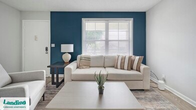 231 New Shackle Island Rd in Hendersonville, TN - Foto de edificio - Building Photo