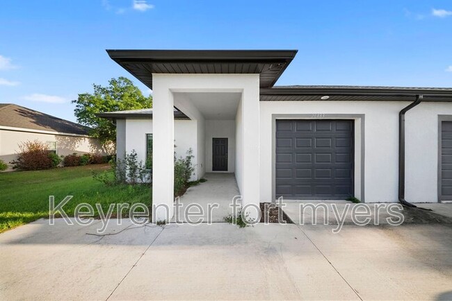 26483 Sandhill Blvd in Port Charlotte, FL - Building Photo - Building Photo