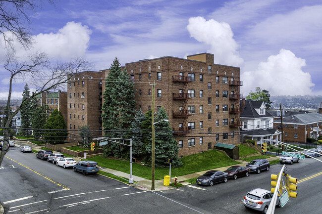 King Alfred Apartments in Passaic, NJ - Building Photo - Building Photo