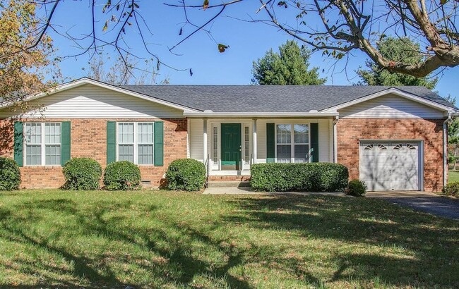 4165 Hawkins Dr in Westmoreland, TN - Foto de edificio - Building Photo