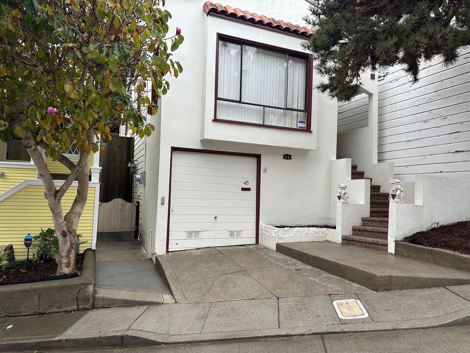 45 Ord Ct in San Francisco, CA - Building Photo