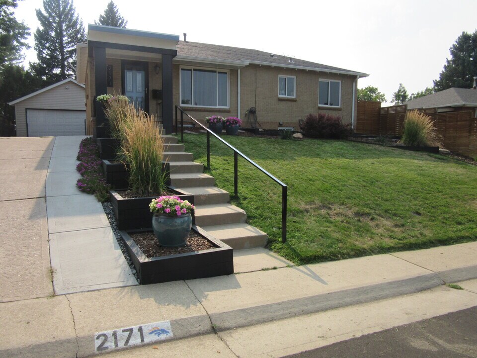 2171 S Yates St in Denver, CO - Building Photo