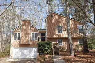 2679 Forest Way NE in Marietta, GA - Building Photo