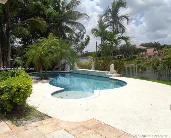 property at 3013 Woodlands Dr