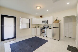 742 NW 70th St in Miami, FL - Building Photo - Building Photo