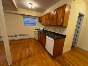 15 Fairbanks St, Unit 2 in Brookline, MA - Building Photo - Building Photo