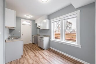 8311 S Racine Ave in Chicago, IL - Building Photo - Building Photo