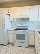 8515 Sunrise Lakes Blvd, Unit 303 in Sunrise, FL - Building Photo