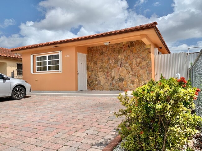 6411 W 22nd Ct in Hialeah, FL - Building Photo - Building Photo