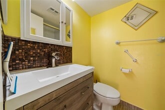 5428 Larchmont Ct in Pinellas Park, FL - Building Photo - Building Photo