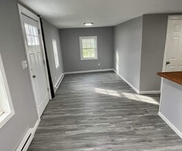 30 S Center St in Millerton, NY - Building Photo - Building Photo