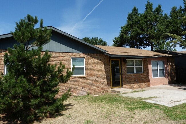 property at 2932 Lisa