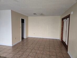 101 E Florida St in Deming, NM - Foto de edificio - Building Photo