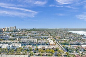2000 Island Blvd in North Miami Beach, FL - Building Photo - Building Photo