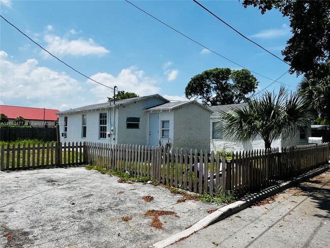 property at 1927 Windsor Ave