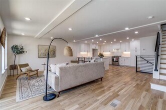 4701 San Jacinto St in Dallas, TX - Building Photo - Building Photo