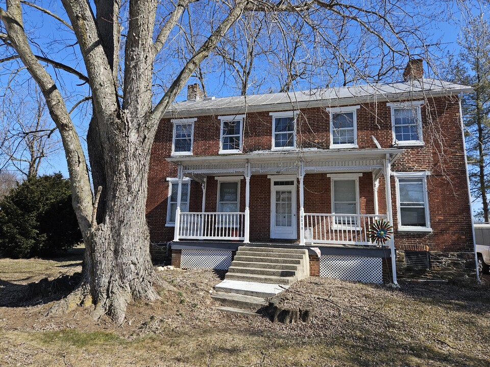 4319 Littlestown Pike in Westminster, MD - Building Photo
