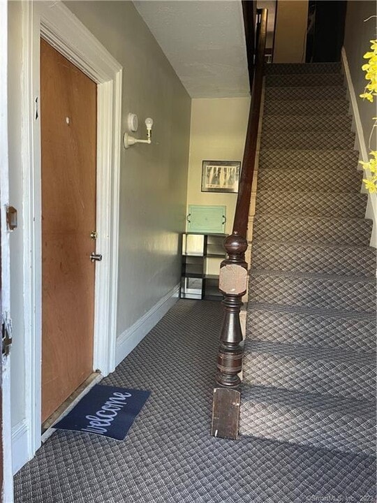 129 Union St in Vernon, CT - Building Photo