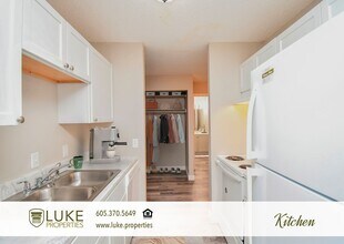 405 S Sycamore Ave in Sioux Falls, SD - Foto de edificio - Building Photo